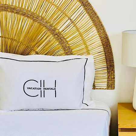 Canaryislandshost L Frontline * Puerto del Carmen (Lanzarote)