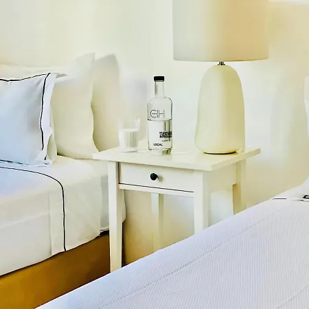 Canaryislandshost L Frontline