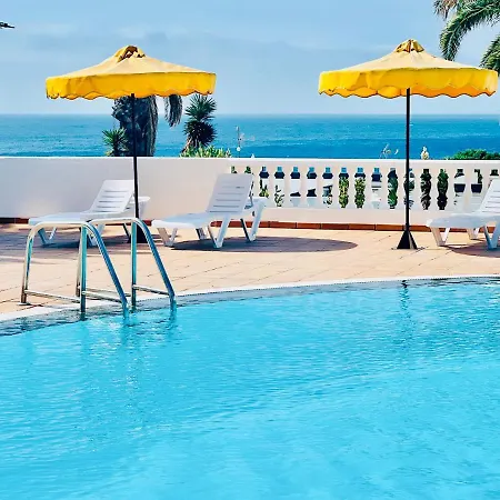 Canaryislandshost L Frontline * Puerto del Carmen (Lanzarote)