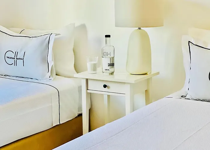 Canaryislandshost L Frontline